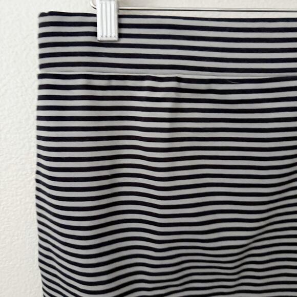 TOAD & CO. | Transita Skirt Black Gray Stripe Striped Pencil Stretch | Medium - Picture 3 of 7